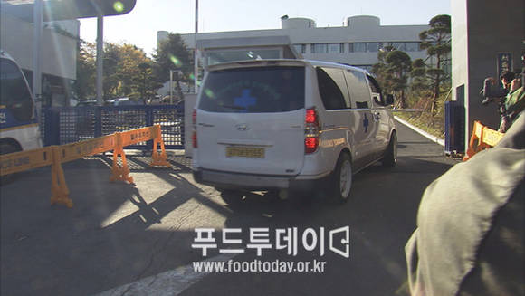 故 신해철 부검차량 국과수 들어가는 모습