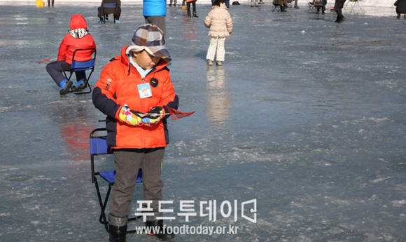 백운계곡동장군축제 얼음낚시