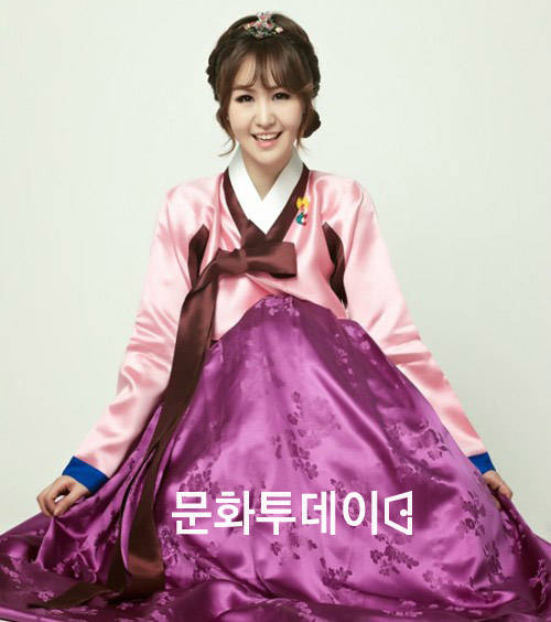 가수 윤수현