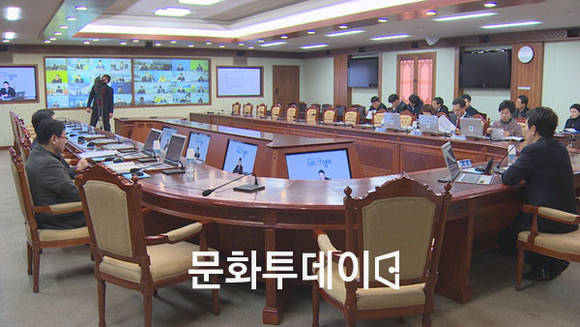 남경필 도지사, 도내 31개 시·군 부단체장을 대상으로 보육대책 관련 긴급 영상회의 주재