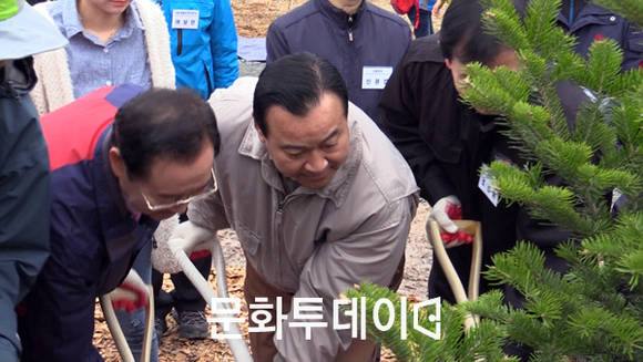 이완구 국무총리 참석 제70회 식목일 기념행사