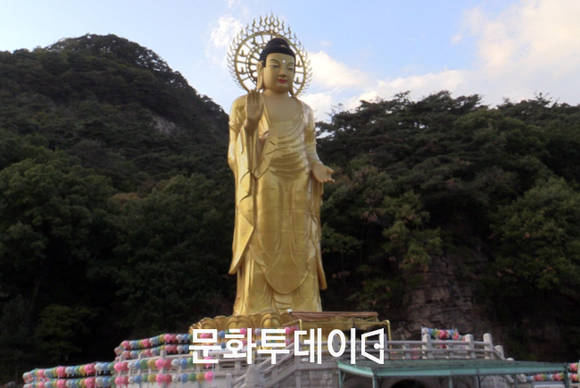 법주사 금동미륵대불