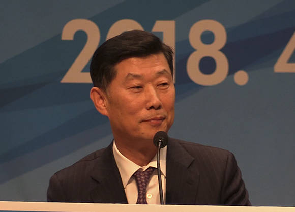 김홍국 하림그룹 회장이 농업산업에 대한 가장 좋은 지원정책 비전을 설명하고 있다.