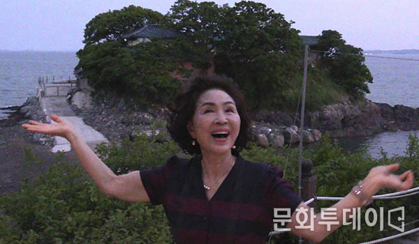 구재숙 배우, 서산시 부석면 간월도리 간월암에서 문화투데이, "빛 따라 풍경 따라" 