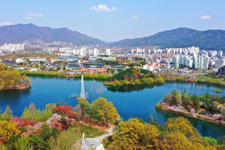 충주시 호암지 전경