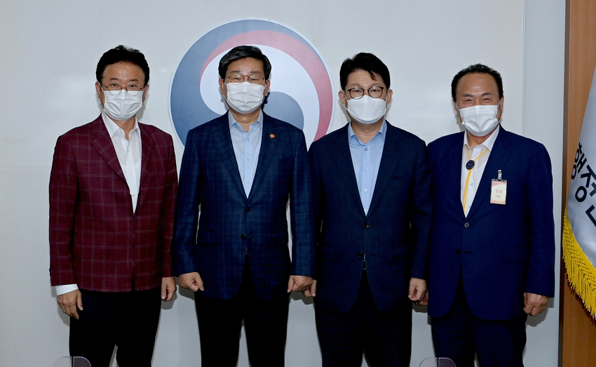 행안부_장관_면담(이철우_지사__전해철_장관__권영진_시장__김영만_군수)