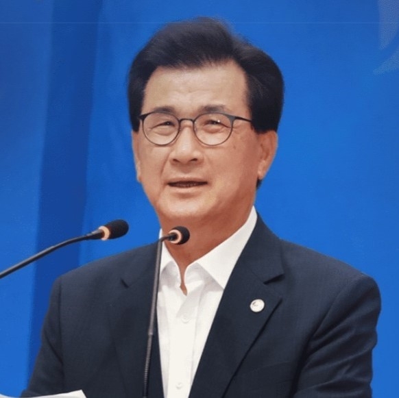 이시종 충북지사는 "정부의 행정, 재정적 지원을 끌어내 도내 소멸위기 시군을 지켜내겠다"고 말했다.