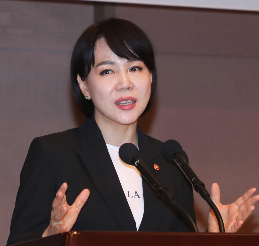 전현희 국민권익위원장은 13일 서울 중구 프레스센터에서 열린 2022년도 공공기관 종합청렴도 평가 대상기관 워크숍에서 인사말을 하고 있다.