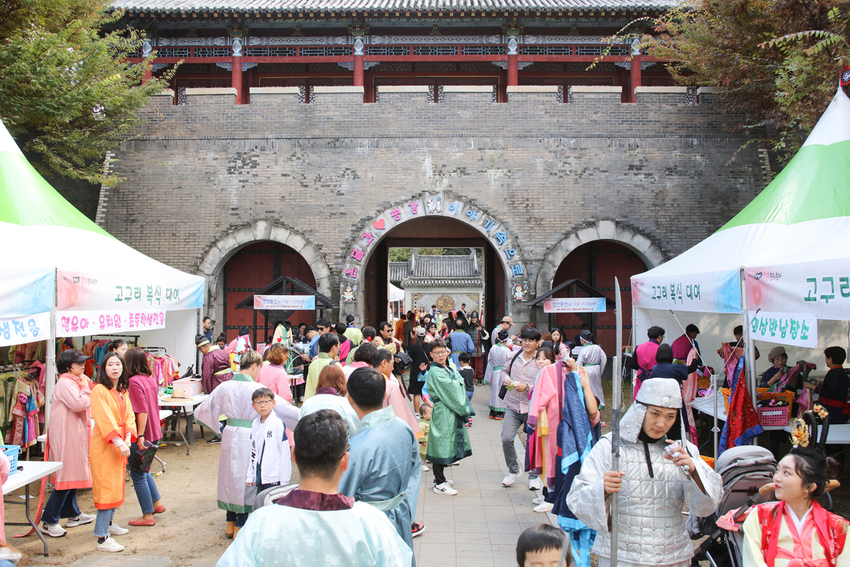 지난 2019년 온달문화축제 행사장 모습. 코로나 19로 인해 3년만에 열리는 단양온달문화축제에 대한 관심이 커지고 있다.