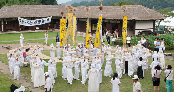 저산팔읍 길쌈놀이<br>
