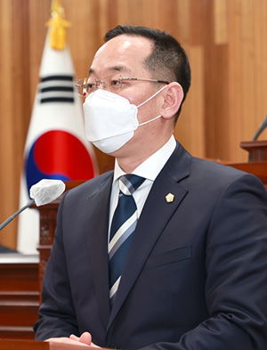 이수동 충북 영동군의원