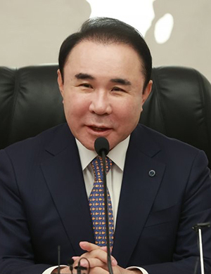 윤홍근 회장