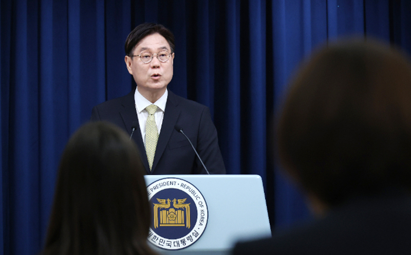 이관섭 대통령실 국정기획수석이 4일 오후 서울 용산 대통령실 청사에서 민간단체 보조금 감사 결과를 브리핑하고 있다. <br>
