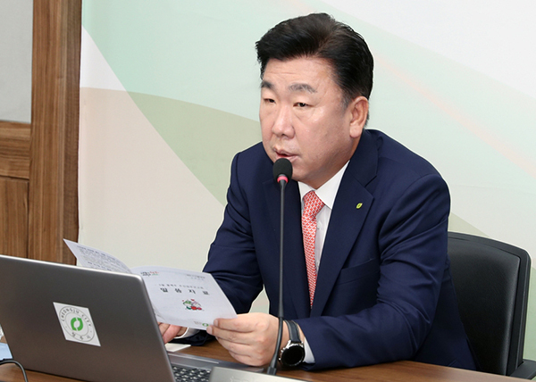 주간업무보고 주재하는 이범석 청주시장<br>
