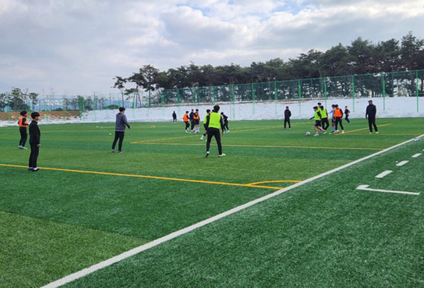 보령서 전지훈련 중인 유소년 축구팀<br>
