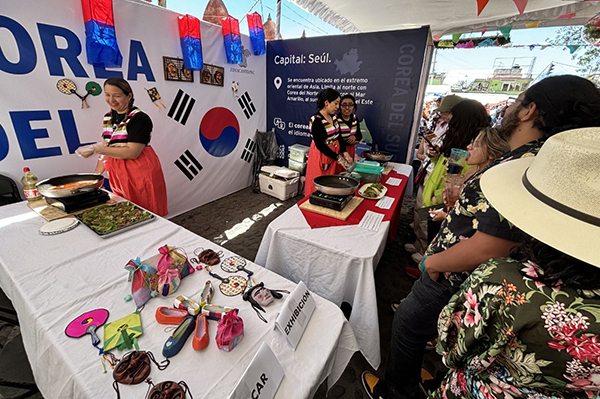 멕시코 시나칸테펙 타코 축제에 마련된 한식 '쌈' 부스<br>
