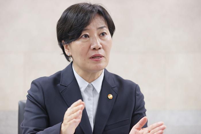 인터뷰 하는 송미령 농림축산식품부 장관<br>
