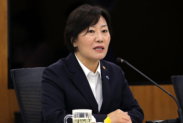 송미령 농림축산식품부 장관이 20일 오전 정부세종청사에서 일간지 출입 기자들과 간담회를 열고 있다. <br>
