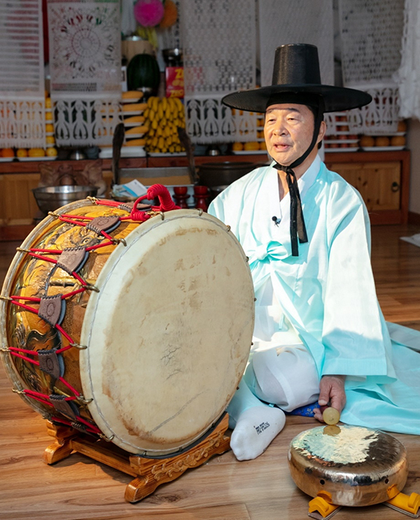 <strong>이용구 공주 앉은굿 보유자</strong>