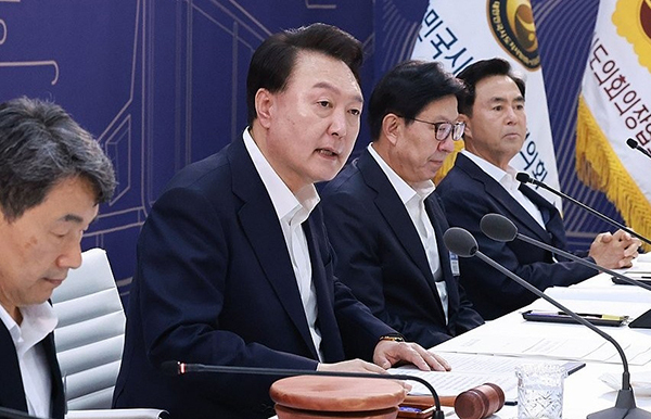 윤석열 대통령이 25일 충남도청에서 열린 제7차 중앙지방협력회의에서 발언하고 있다. <br>
