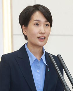 <strong>취임사 하는 김수민 충북도 정무부지사</strong>