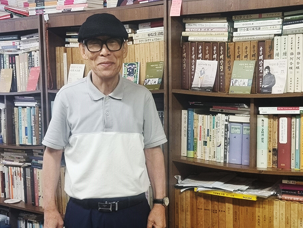 송준영 시인은 시간만 나면 종로에 있는 집필실에서 창작에 몰두한다고 한다. 