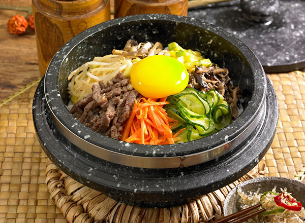 <strong>돌솥비빔밥</strong><br>
