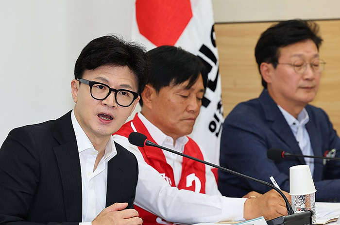 국민의힘 한동훈 대표가 10일 인천 강화군 강화문화원에서 열린 인천 현장최고위원회의에서 발언하고 있다. <br>
