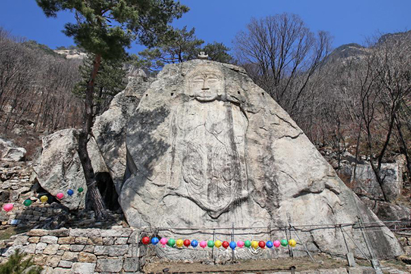 덕주사 마의여래입상<br>
