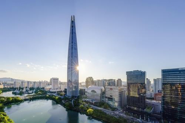 <strong>롯데월드타워 전경</strong>