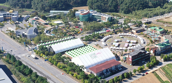 엑스포 행사장<br>
