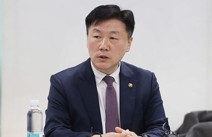  박범수 농림축산식품부 차관은 25일 오후 서울시 서초구 양재동 aT센터에서 열린 '외식업계 현안 해결을 위한 간담회'에서 모두발언을 하고 있다. <br>
