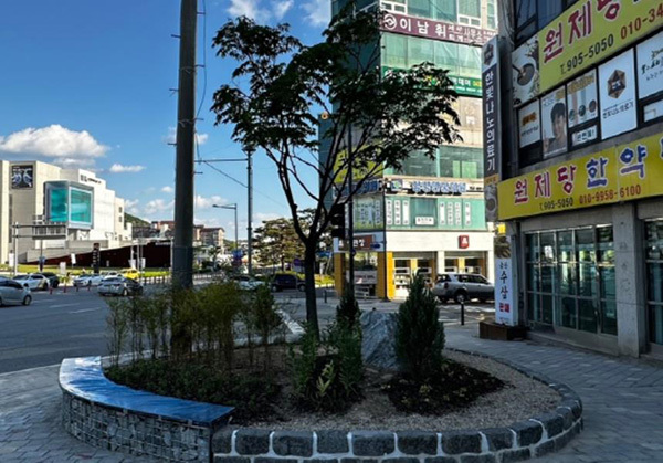그늘목 쉼터<br>

