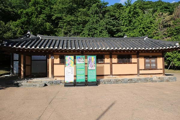 이동녕 선생 생가<br>
