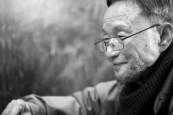 고 신경림 시인<br>
