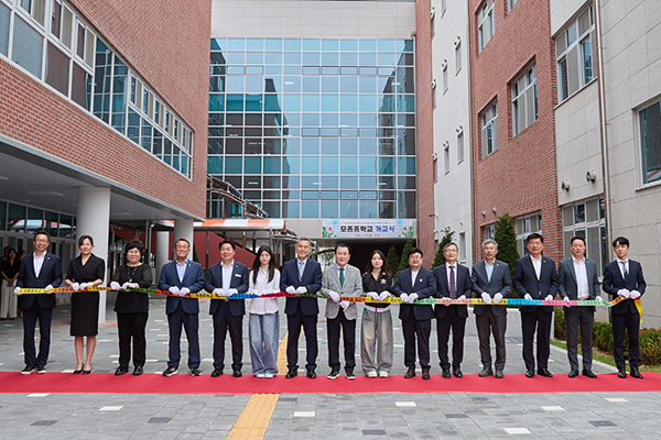 지난 5월 모종중 개교식 모습<br>
