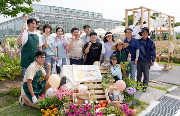 영파머스마켓에 참여한 지역 농업인들<br>
