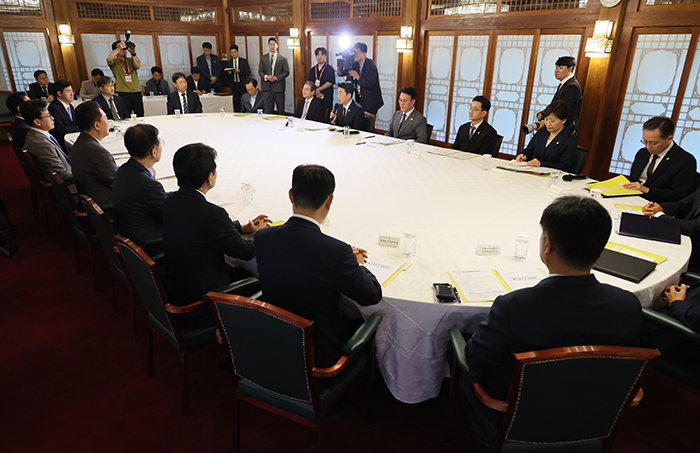 6일 서울 종로구 삼청동 총리공관에서 열린 고위당정협의회.<br>
