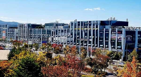 공실 많은 세종시 금강 수변 상가<br>
