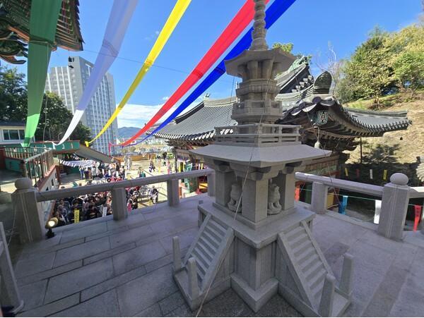 석왕사 다보탑 전경.