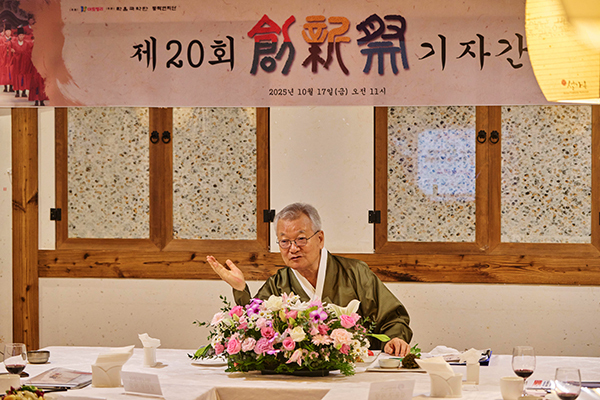 윤영달 크라운해태제과 회장<br>

