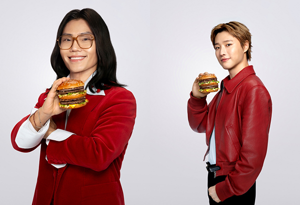 <strong>맥도날드 새 광고 캠페인 모델 김범수(왼쪽)와 우즈</strong><br>
