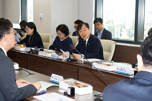 이형훈 보건복지부 2차관이 23일 서울 중구 한국형 ARPA-H 추진단 대회의실에서 열린 보건복지부 보건안보분야 R&D 현장 간담회에서 발언하고 있다.<br>
