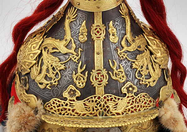 '온양민속박물관 소장 갑주와 갑주함' 중 투구 세부 모습<br>
 