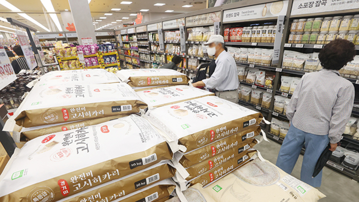 농식품부, 정부양곡 15만t 단계적 공급 "뛰는 쌀값 잡는다"