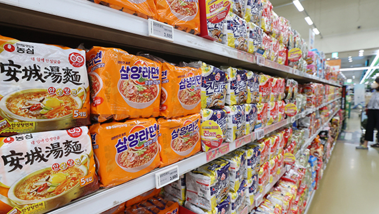 내달부터 라면·식용유 일부 제품 가격 내린다