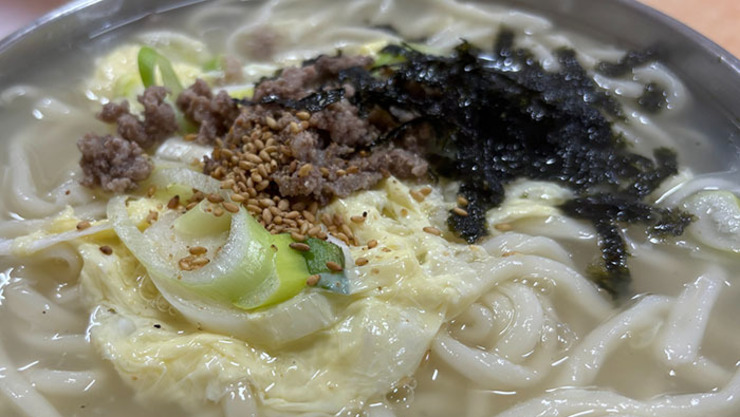칼국수 한그릇 1만원 돌파…냉면 1만2538원·삼계탕 1만8154원